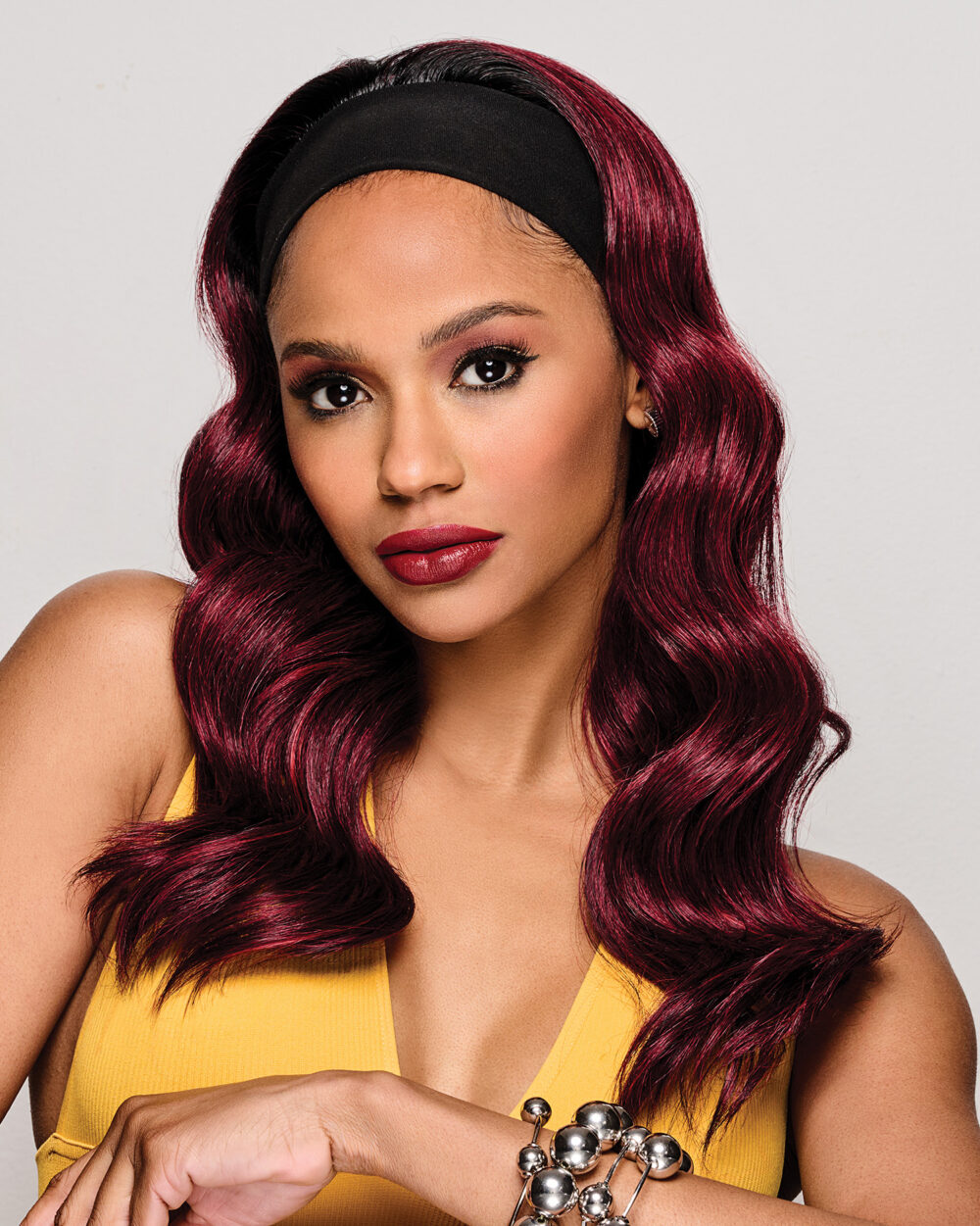 20" Wavy Waves Headband Wig in MC4-35SS Sangria